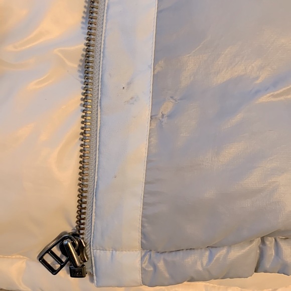 Sundance puffer vest silver cream removable hood and fur M - Picture 12 of 12